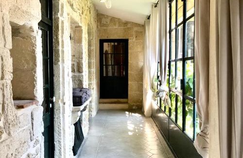 Aigues-Vives House | La demeure