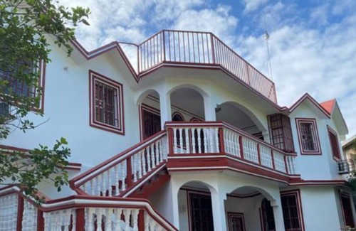 Vaudreuil House | La Difference Guest House