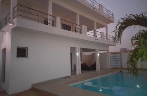 La Somone House | la dorée du Sénégal villa entière ou rez-de-chaussée
