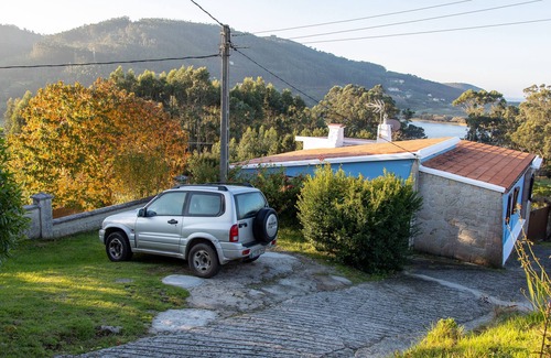 Ferrol House | La Entretenida - View and Sound of the Sea, Next to the Beach. Pet-Friendly.