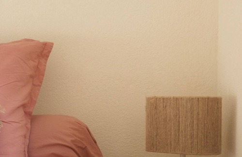 Grayan-Et-L'Hopital Bed & Breakfast | La Figulina - room and private space in a family home