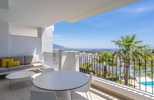 Ojen Apartment | La Floresta View