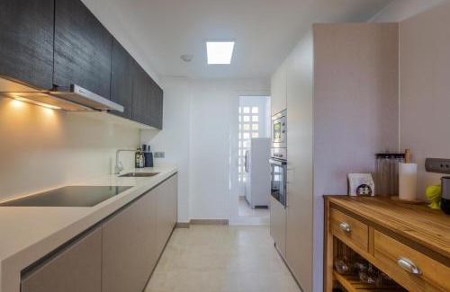Ojen Apartment | La Floresta View