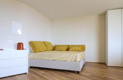 Padenghe sul Garda Apartment | La Gialla Attico dAmore By Case al Lago