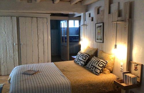 Saintes Apartment | La grotte du pèlerin - Appartement semi-troglodyte