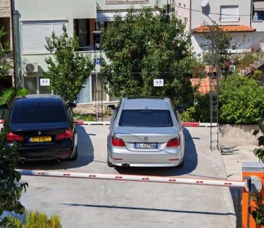 Vranjic Apartment | La Harmony Jacuzzi Apartments with Garden