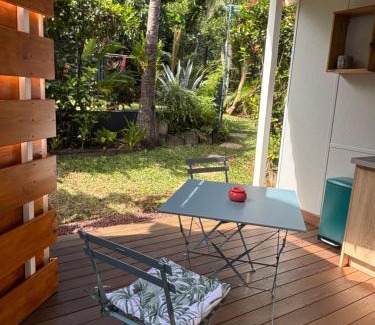 Petite-ÃŽle Apartment | La Kaz Iléou
