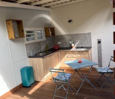 Petite-ÃŽle Apartment | La Kaz Iléou