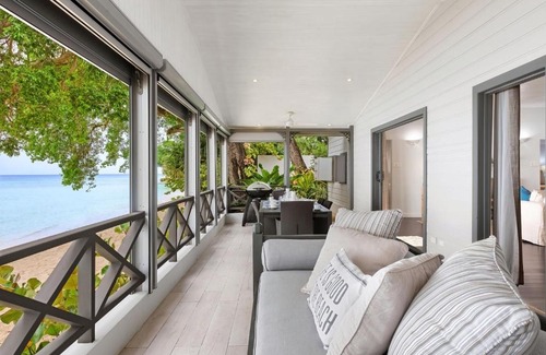 Gibbs Bay Villa | La Lune