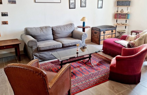 Gond-Pontouvre House | La Madeleine, town house with garden