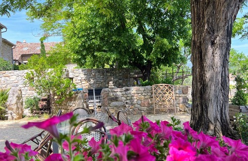 Vallon-Pont-d'Arc House | La Magnanerie 4* charming gîte