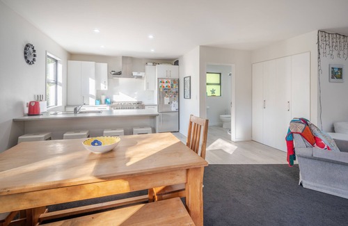 Akaroa House | La Maison de Manu Waiata - Akaroa Holiday Home