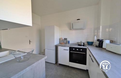 Sainte-Suzanne-and-Chammes House | La maison de Sainte Suzanne, 5 pers