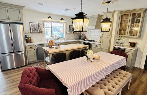 Mount Dora Villa | La Maison Musique, Romantic French pool Villa, Downtown Mt. Dora, sleeps 12,pets