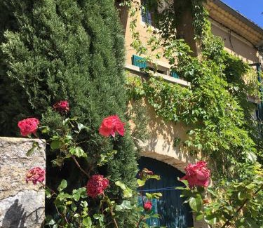 Salles-sous-Bois House | La Maison près de la Fontaine
