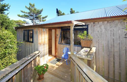Onetangi House | La Maisonette - Stay Waiheke