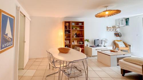 Le Mourillon Apartment | La Marinièro à 350m des plages - 4 couchages - Wifi