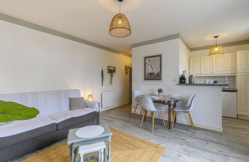 La Trinite-sur-Mer Apartment | La Meunerie by Interhome