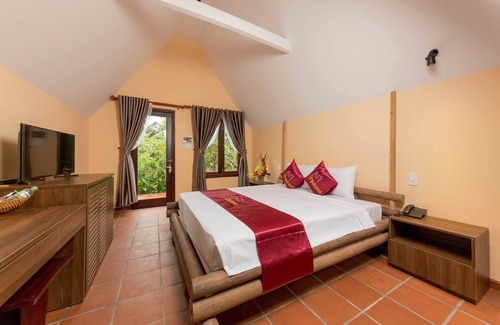 Ong Lang Hotel | La Paloma Resort