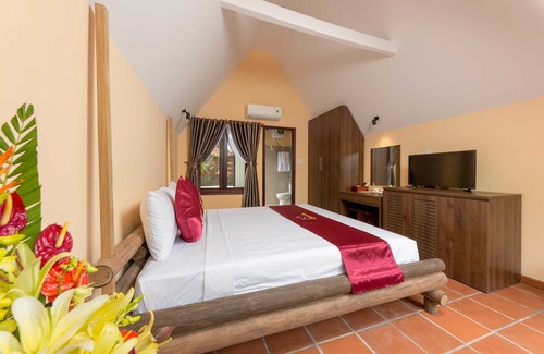 Ong Lang Hotel | La Paloma Resort