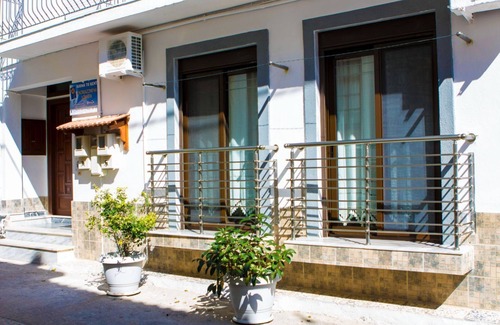 Skiathos Town Hotel | La Pensione 5 Skiathos