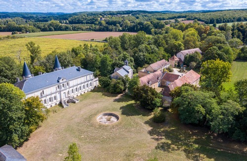 Mayac House | La Petite Cour – Spacious House with Shared Pool in the Heart of Périgord