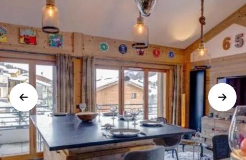Flumet Apartment | La Petite Galerie