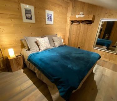 Flumet Apartment | La Petite Galerie