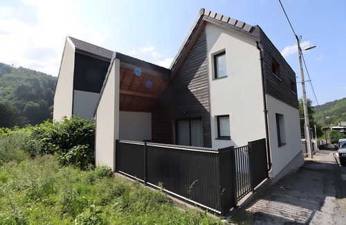 Mont-Dore House | La Petite Montille with Mountain View and Wi-Fi