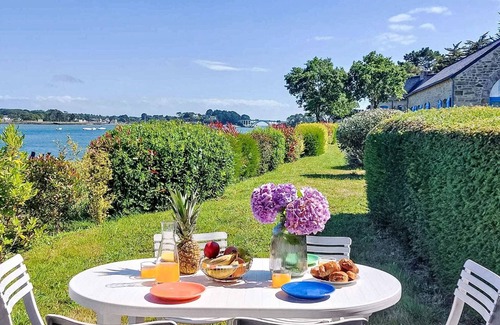 La Trinite-sur-Mer House | La petite Pen Er Hoët by Interhome