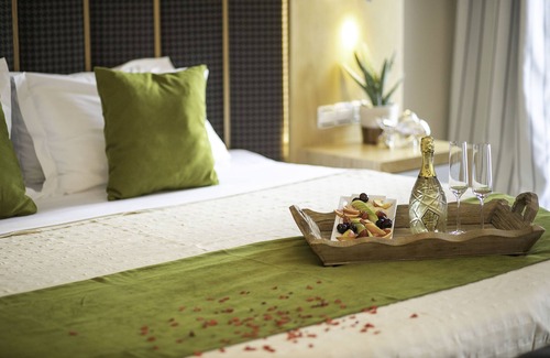 Skiathos Town Hotel | La Piscine Art Hotel - Adults Only