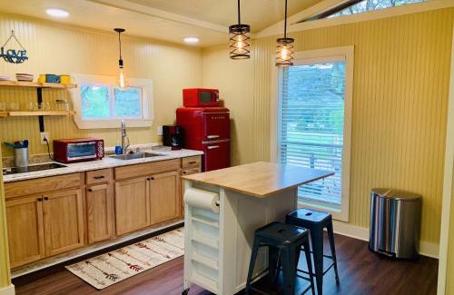 New Braunfels House | la Pluma Retreat