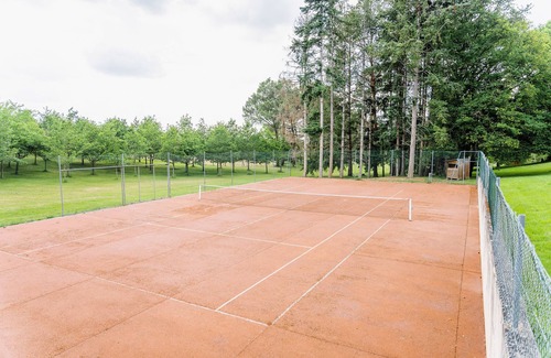 Chatillon-sur-Indre Cottage | La Poignardière, Gîte with heated swimming pool 20min from Beauval Park