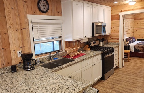 La Porte Cabin | La Porte Union Hotel Cabin A