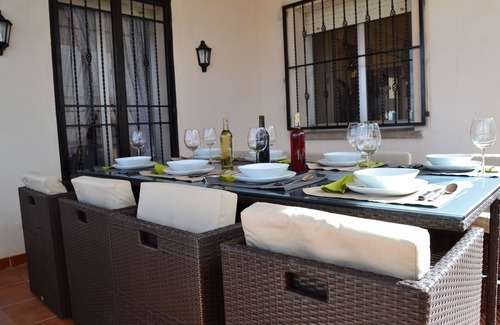 Villamediana de Iregua House | "La Prensa" A privileged place where wine culture is sipped.