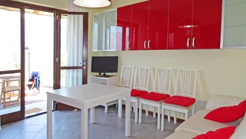 Pieve Apartment | La Quiete 23 Lake view apartment by Gardadomusmea