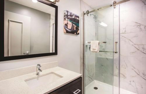 Downtown Baltimore Hotel | La Quinta by Wyndham Inner Harbor Downtown