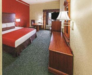 Weatherford Hotel | La Quinta by Wyndham Weatherford