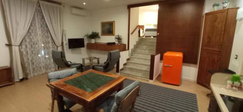 Historical Center Apartment | La Residenza Napoli Chiaia short let Apartment Superior Via Chiaia 82