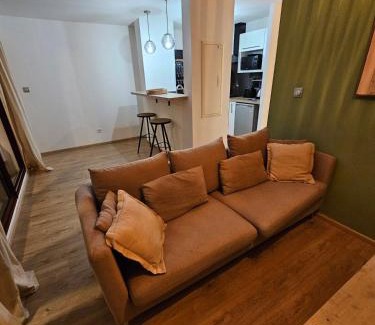 Sainte-Clotilde Apartment | La Riviera