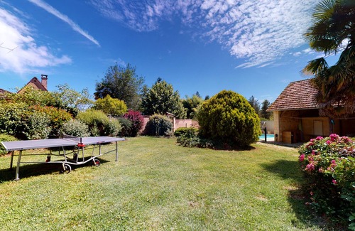 Mauzens-et-Miremont House | La Robertie, Grande Périgourdine Avec Piscine Privée et Jardin Clos
