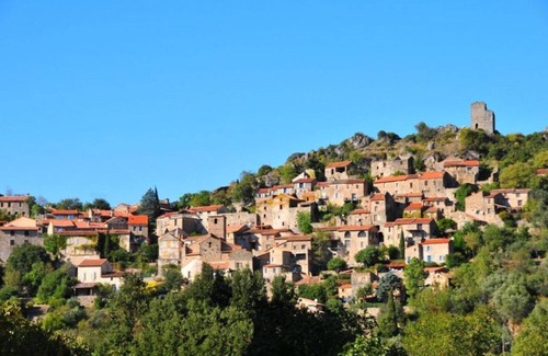 Vieussan House | La Roque-Riviere *NEW* Sleeps 6, Private River Beach, Stunning Views