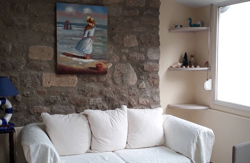Barfleur House | La "Salicorne": Very bright country house near the sea