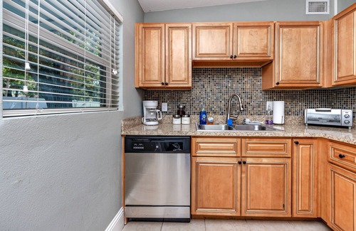 North Hyde Park House | La Salle Guest House