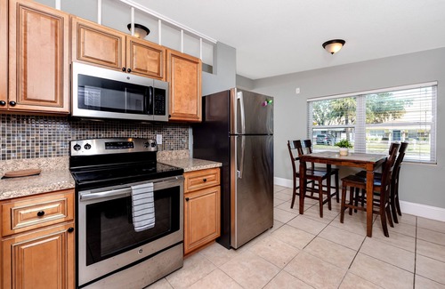 North Hyde Park House | La Salle Guest House