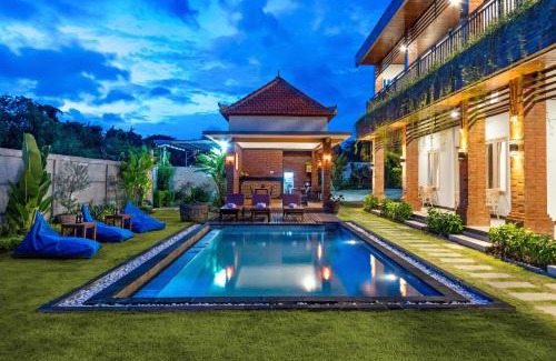 Batu Bolong House | La Sari Village
