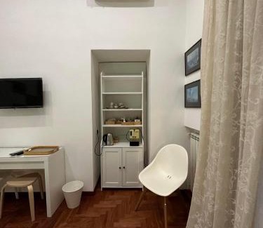 Quartieri Spagnoli Bed & Breakfast | La stanza di Eleonora