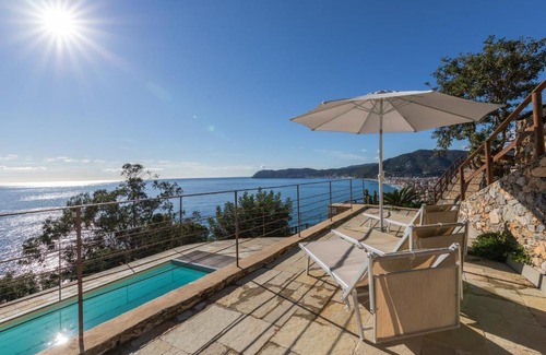 Alassio Resort | La Sterlizia di Santa Croce