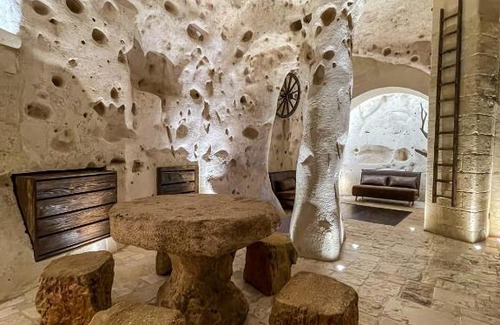 Sasso Caveoso House | La Suite Nella Roccia