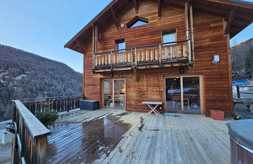 Vars Ski Chalet | LA TANIERE